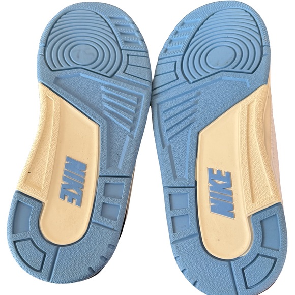 Air Jordan 2/3, Like New - Picture 6 of 6